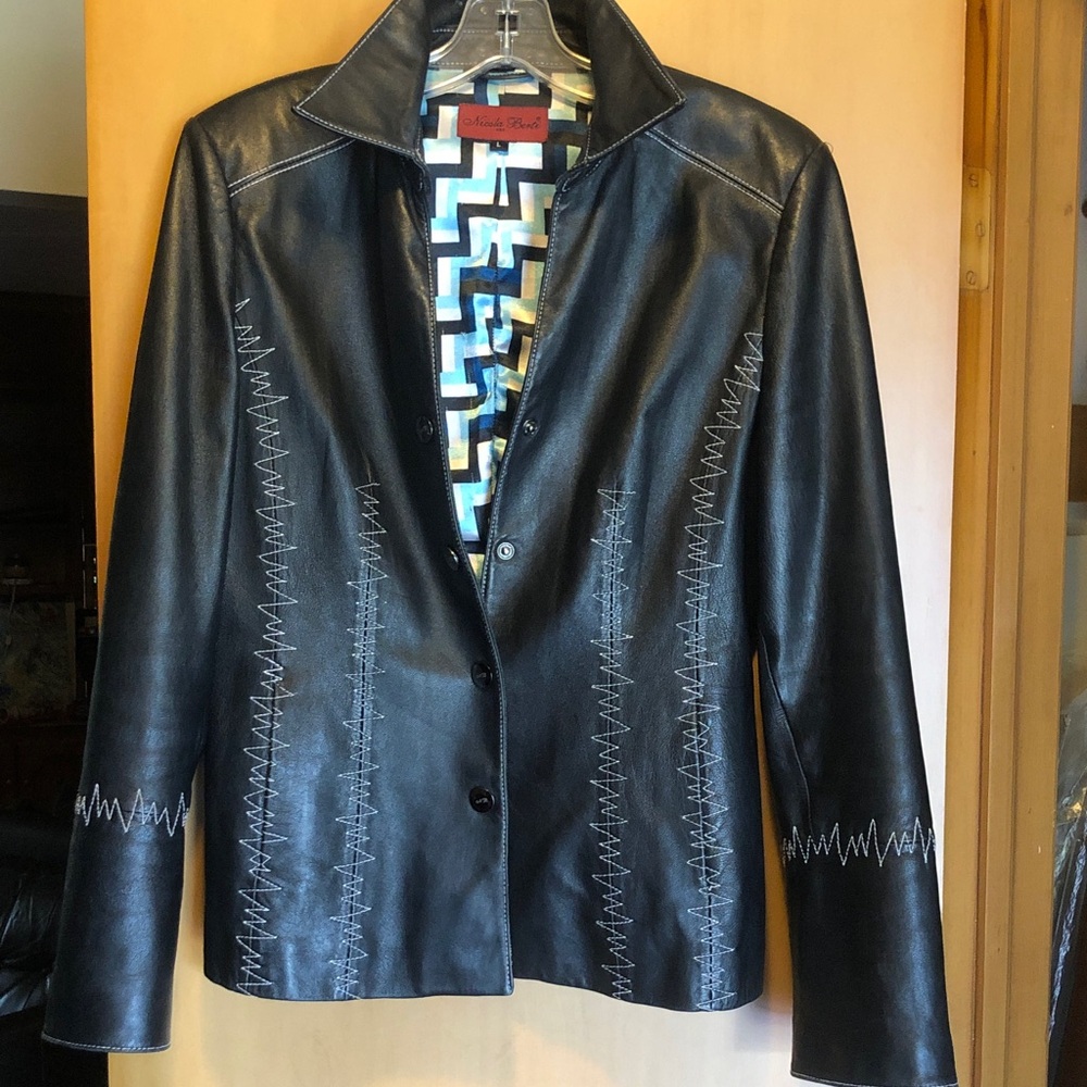 Nicola Berti Woman's Black Leather Blazer style Jacket with Contrast Stitching